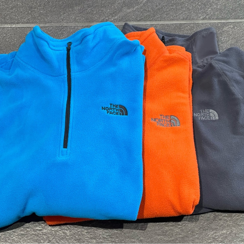 The North Face 3 lot quarter zip fleece pullover  Size large.